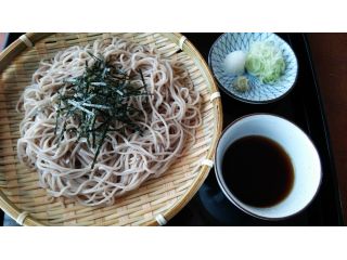 季節により「ぶっかけそば」「おろしそば」になります。