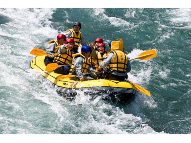 【日本3大急流球磨川♪ショートコース <午前・午後>】【温泉券付き】半日ラフティングコース♪:くま川ラフティングアポロ