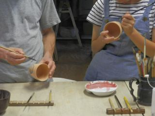 ◎魚蓮坊窯で陶器に絵付け体験◎初心者参加OK◎お子様参加OK♪(2名様以上で承ります)