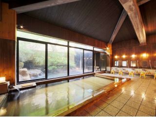 【楓の湯】姫君、ご婦人、淑女の大浴場は女将のこだわり満載!