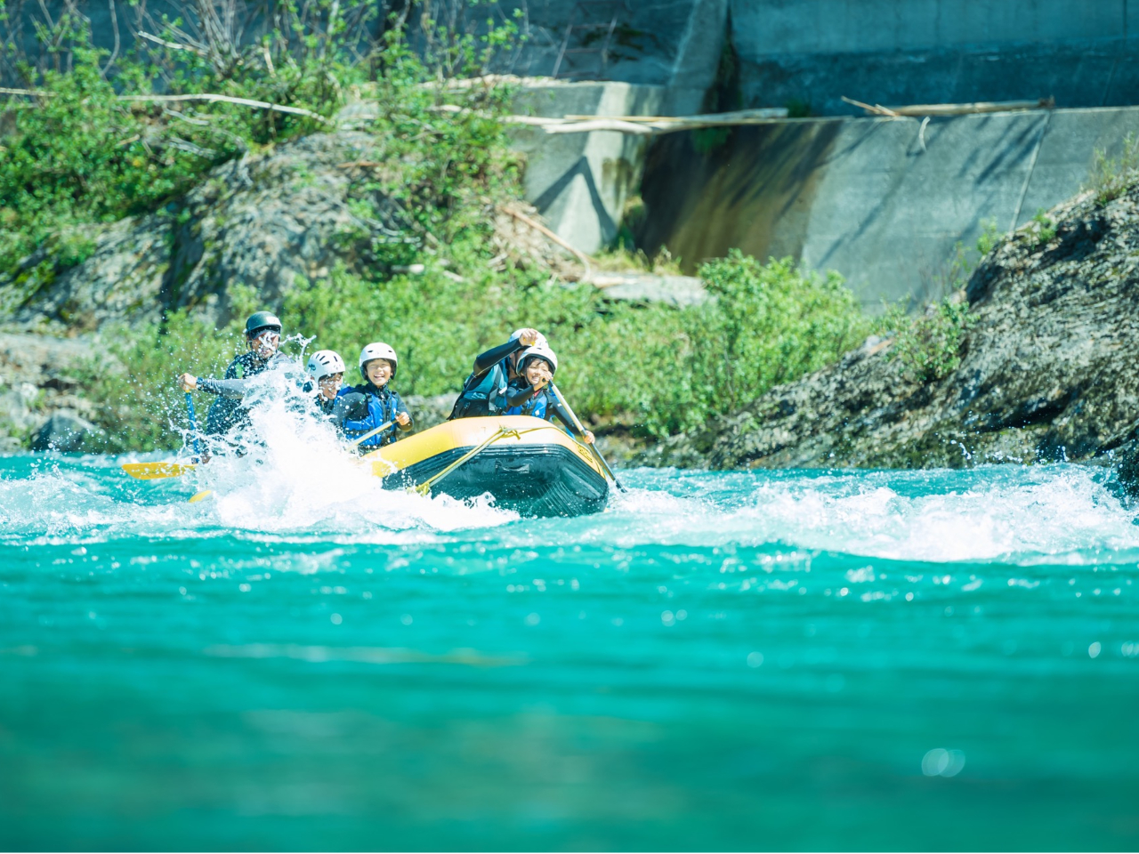 �Ƒ�����̂ƂȂ�A�{�[�g�̓X���[�Y�ɐi��ł����܂�