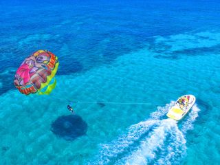 うるまの海を、空中散歩♪360度の絶景をお楽しみ下さい(^^)/