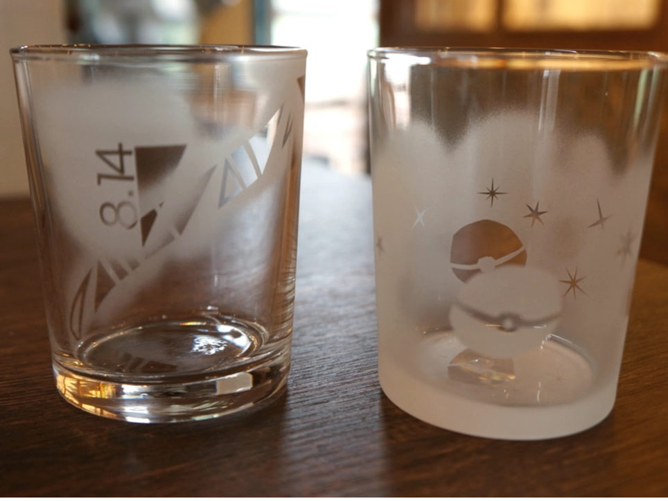 オプションでグラス変更もでき、グラスは数種類あります。その中からお選び頂けます。