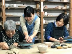 広々とした工房で、土に癒されるひととき過ごしませんか(^^)/ 東京・国立・「美」の精鋭が教えます!きめ細やかな指導が魅力