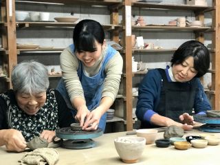 広々とした工房で、土に癒されるひととき過ごしませんか(^^)/ 東京・国立・「美」の精鋭が教えます!きめ細やかな指導が魅力