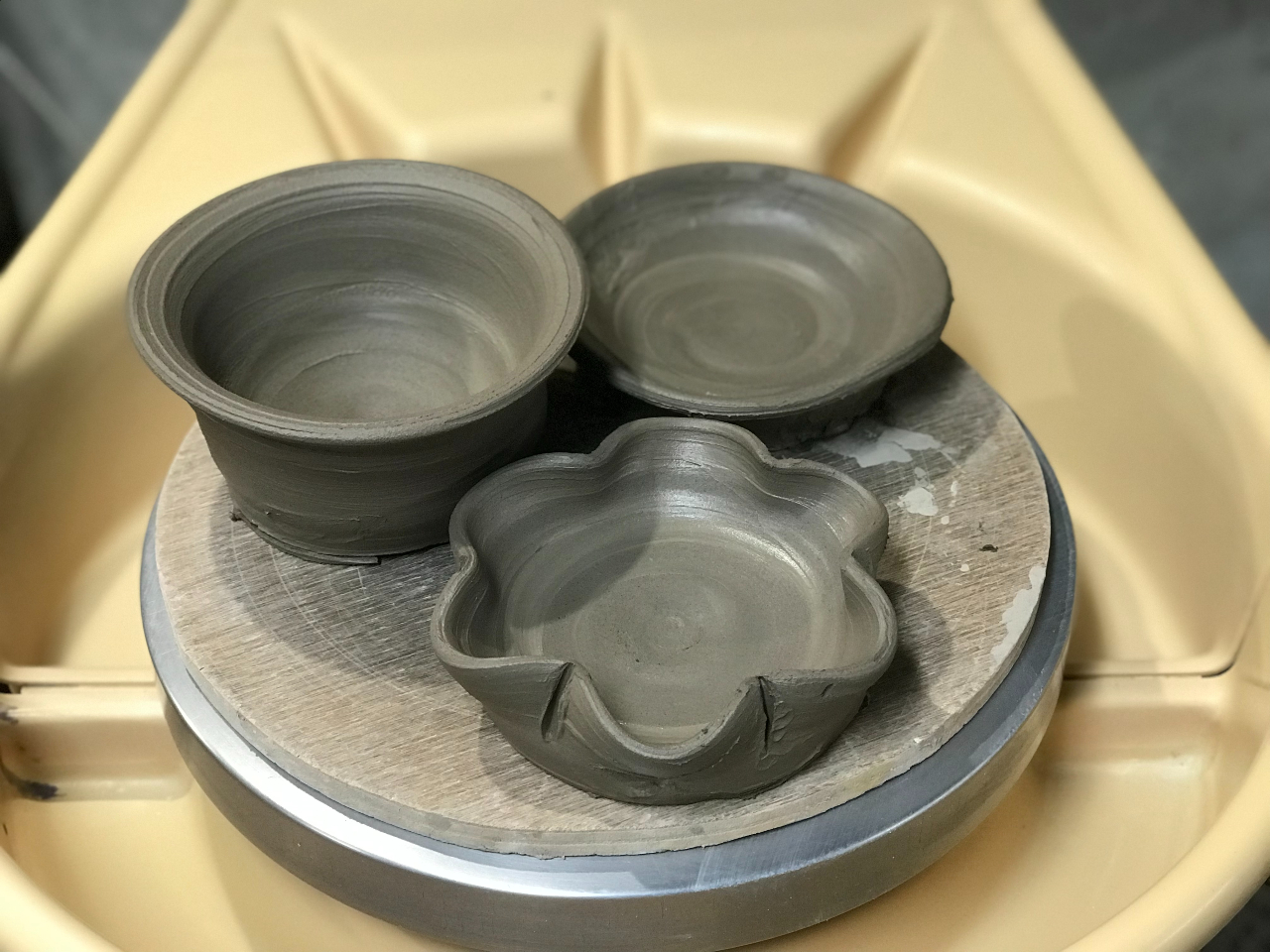 色々な形をお作りいただけます!こんな口縁にしてみたいな♪など、指導スタッフにお気軽にお申しつけください。