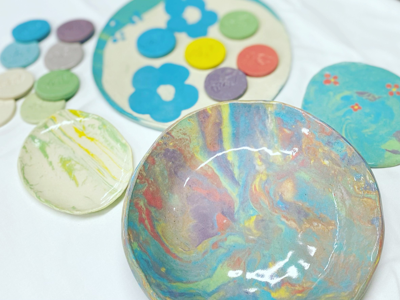 深さのあるお皿(焼き上がり寸法 直径15p・高さ2〜3p)が作れます。