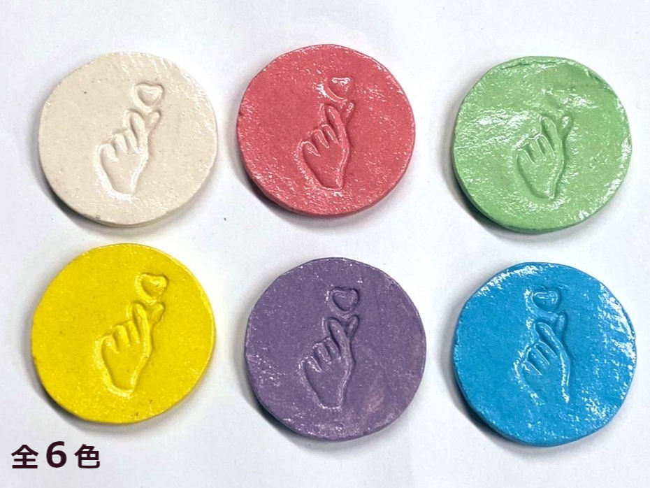 全6色からお好きな4色までお選びいただけます。色の追加や使用カラー粘土の追加もできます。(別途追加料金有)