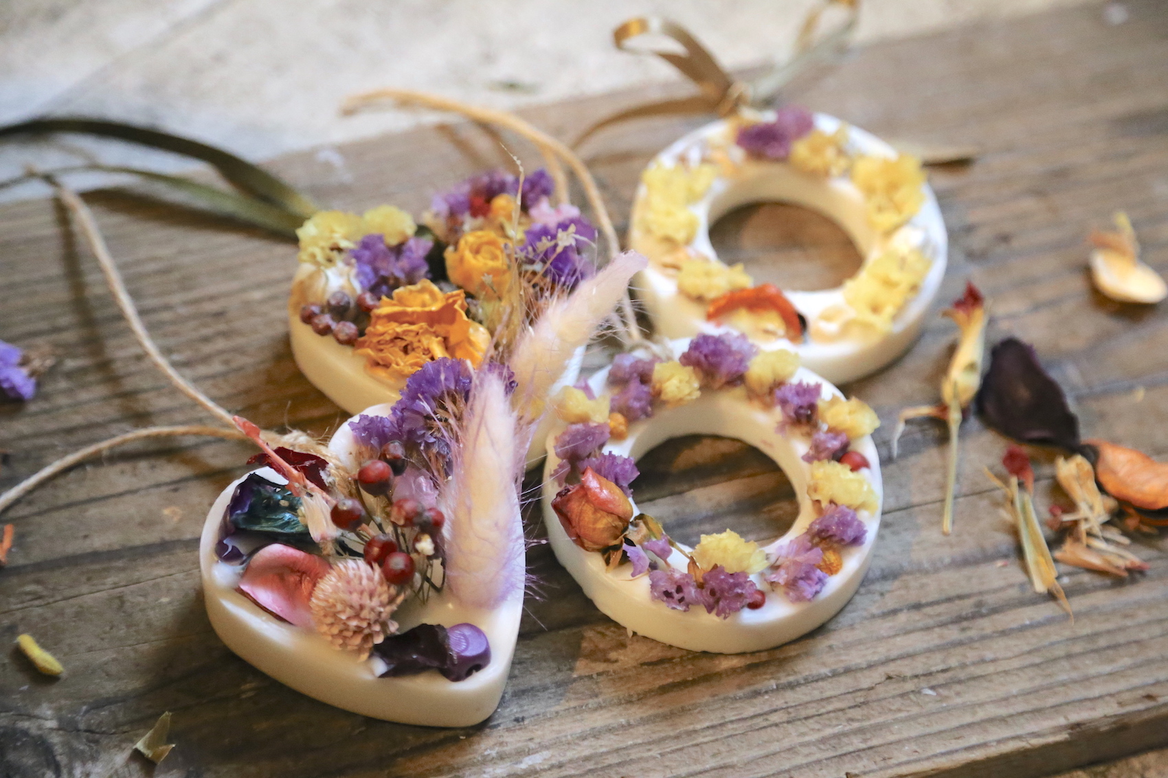 形やリボンもお好きなものを選んで自分好みのものをお作り頂けます