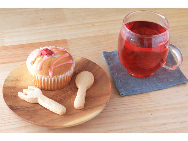 レッスンにはパティシエ手作りの美味しいスイーツ付き。カフェのようなスタジオで一息つけます