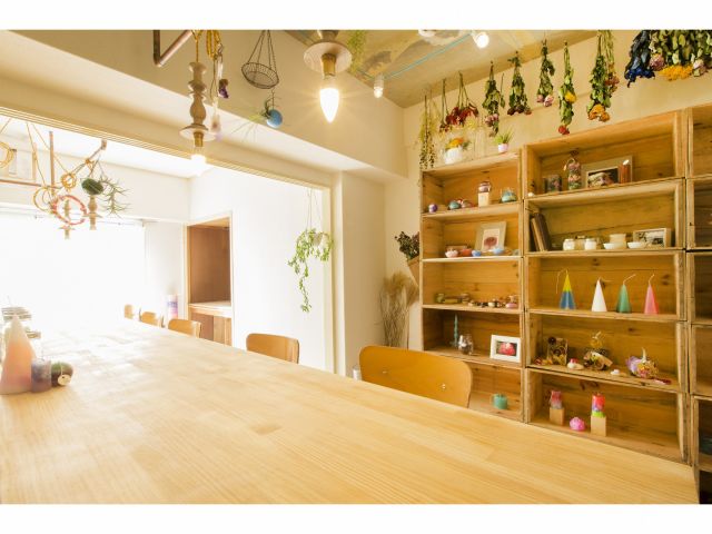 スタジオは福岡市の中心、天神エリア。旅行や買い物のついでにお気軽にお立ち寄りください