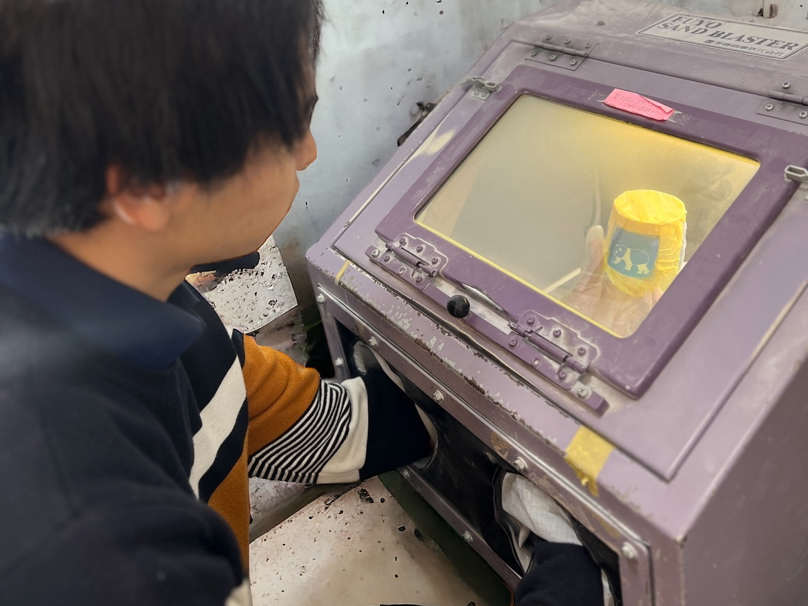 リラックスした空間でモノ作りに没頭できます。経験豊富なスタッフがしっかりとサポートするので安心して制作ができます。