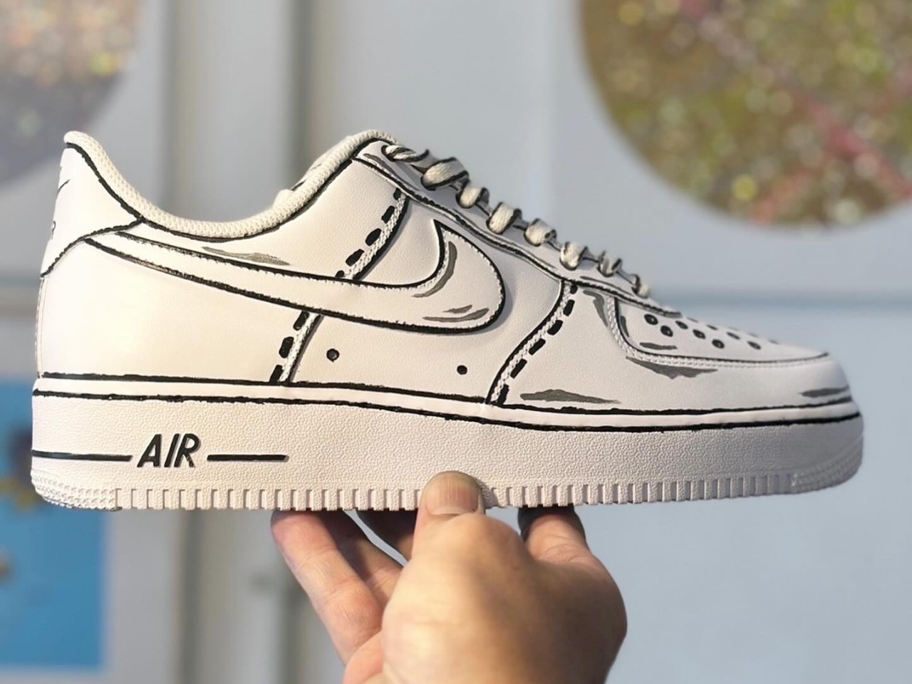 大阪 福島・スニーカーペイント】スニーカーに自由にペイントして自分