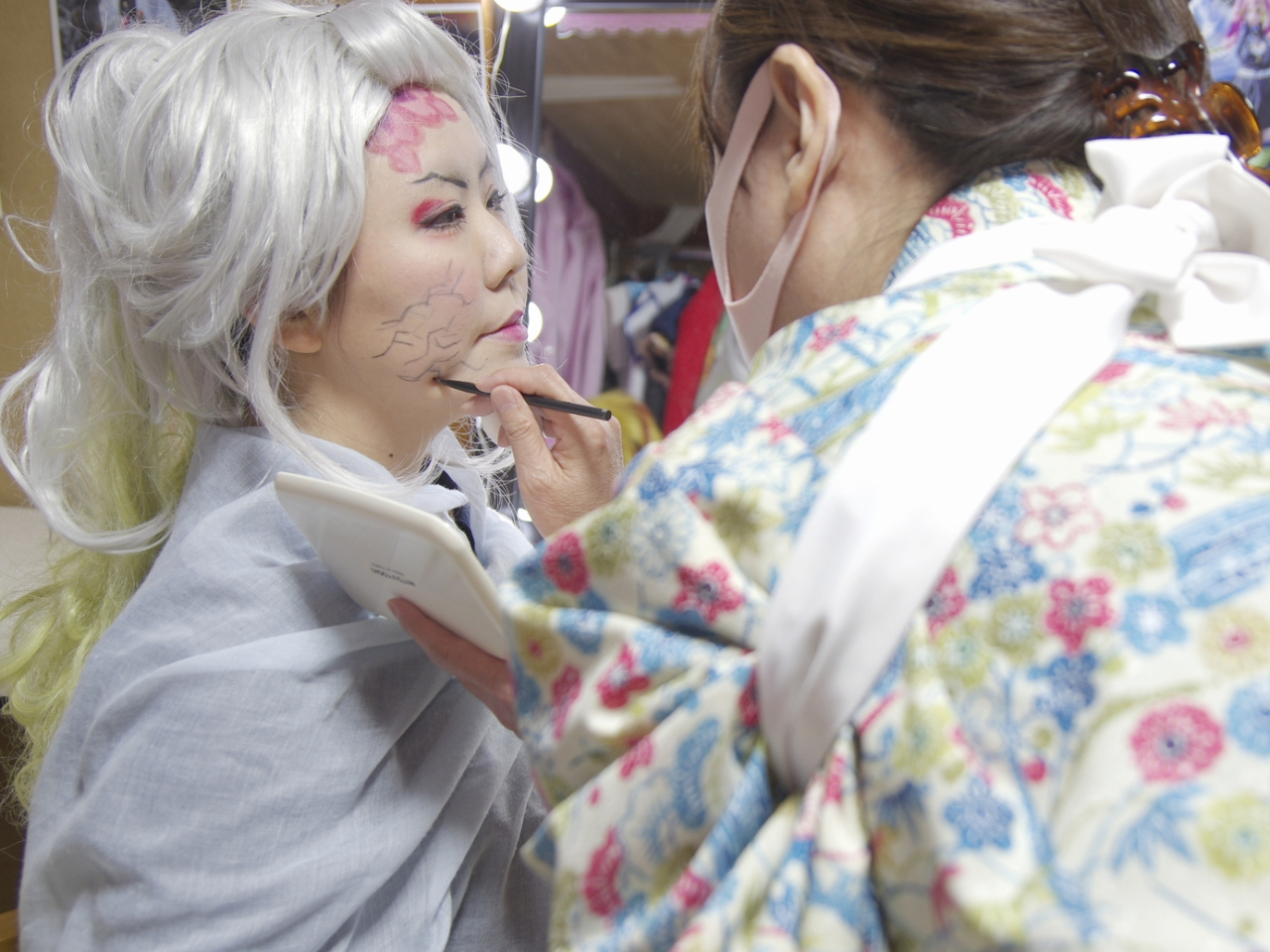 CNAbvA[eBXgɂRXvCNBql̂痧LN^[̃C[Wɍ킹ăRXvCN܂