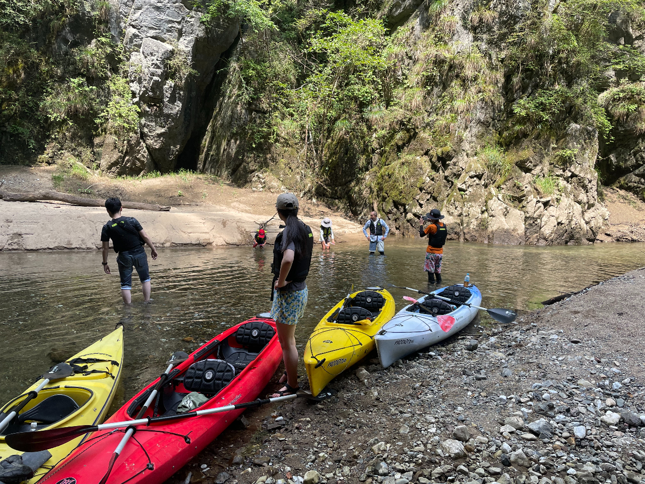 お客様に使用していただくのは二人乗り用カヤックです。