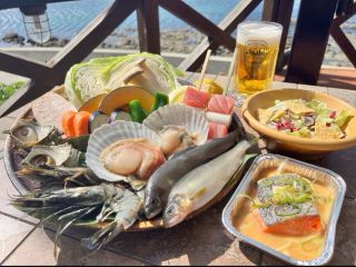 浜焼き海鮮2人前です。今年は、海老・サザエ・ホタテなどでボリュームアップしてます。