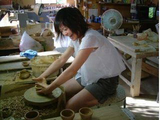 満面の笑顔・・・やったね! 念願の”ろくろ”で、うつわができました!