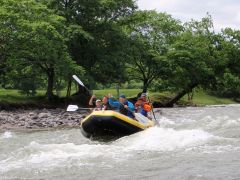自然の中を下ります。