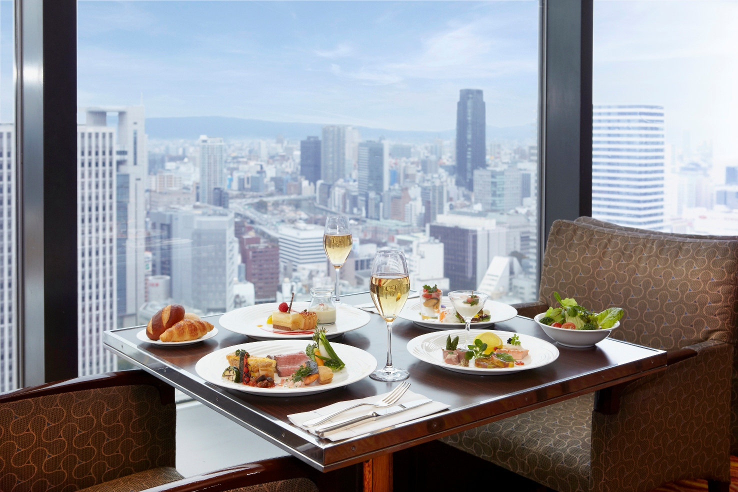 平日 ランチタイム じゃらん限定特別価格 ホテル最上階 35階からの眺望とランチブッフェ ヒルトン大阪 じゃらん遊び体験 平日 ランチタイム じゃらん限定特別価格 ホテル最上階 35階からの眺望とランチブッフェ ヒルトン大阪 じゃらん遊び体験