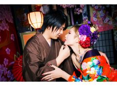 普通のフォトスタジオにはない大胆なポージングもあります!笑恥ずかしがらずになりきって撮影を楽しみましょう!