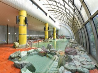 回廊庭園を抱く温泉大浴場「太陽殿」14:00〜24:00男性用