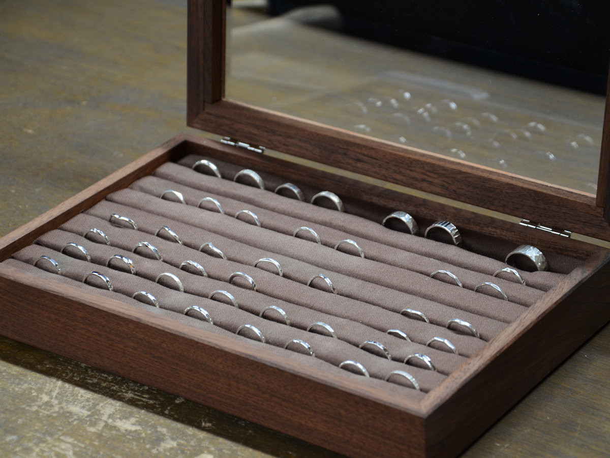 OfUC̃TvB̒炨Iт܂BIׂfUC40ވȏI