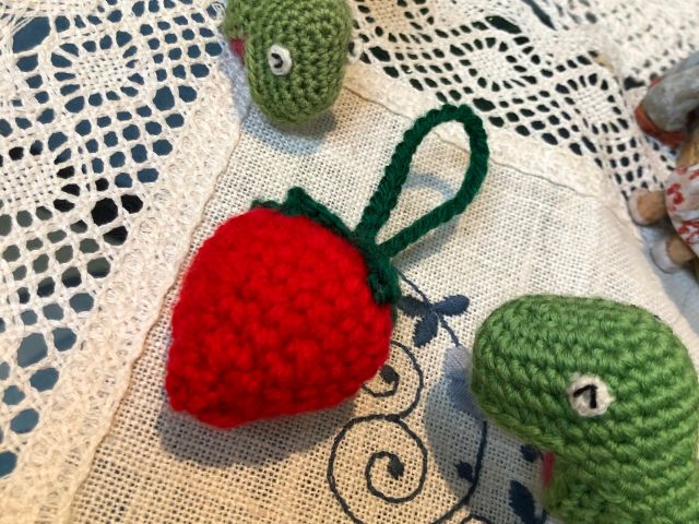 ぬいぐるみのわんちゃんのニット帽制作