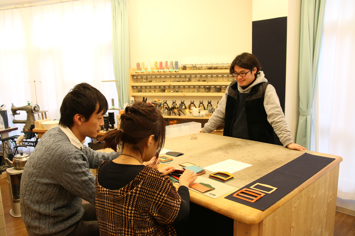 R̊vԂȓXŁAElƈꏏɍ܂B