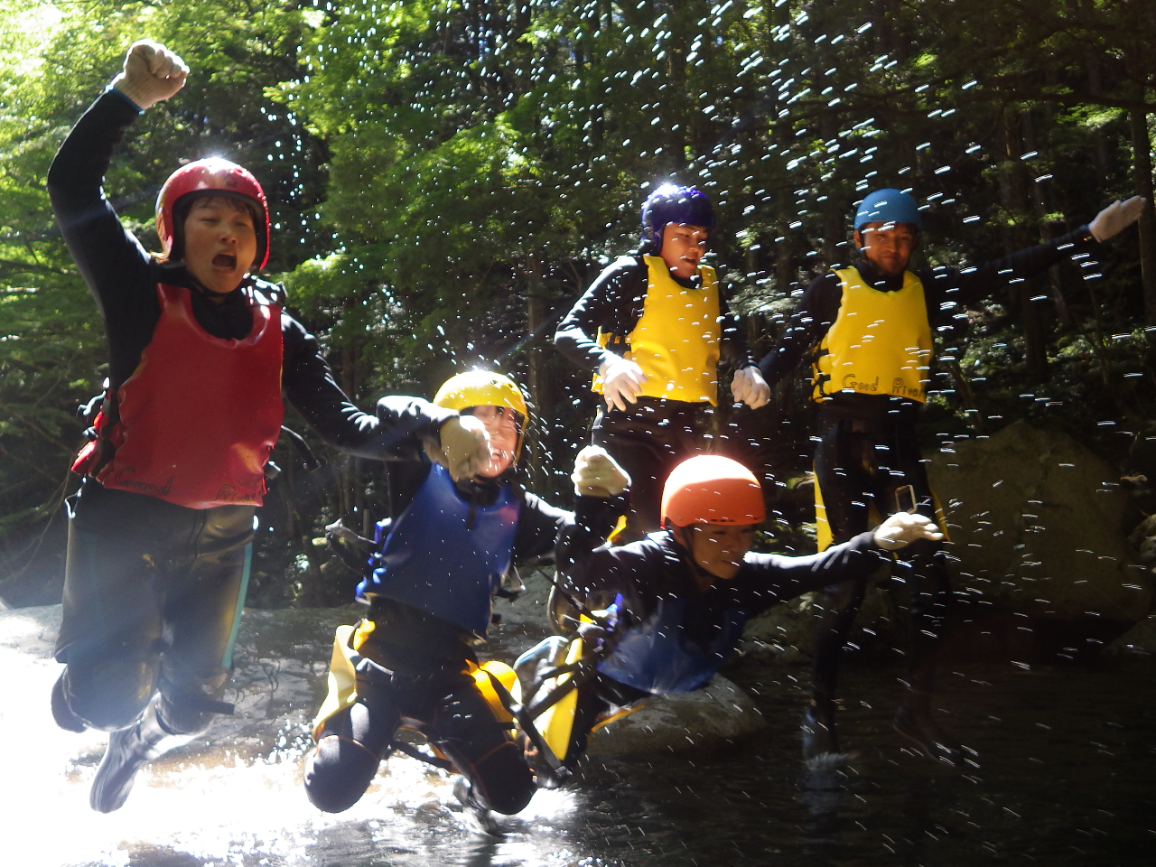家族みんなで一緒にジャンプ♪記念写真はプレゼント(^^♪