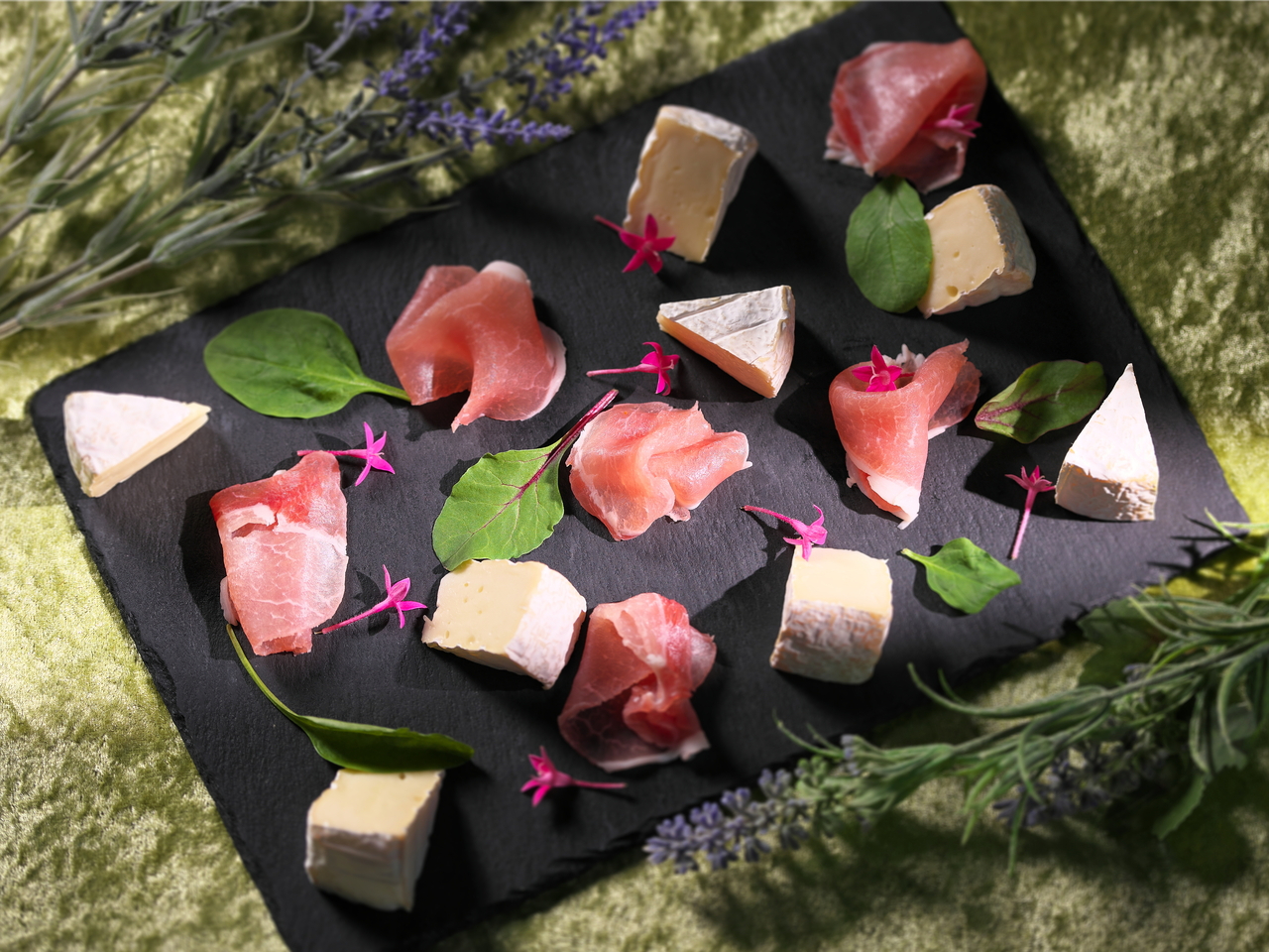 �k�C���J�}���x�[���Ɛ��n��