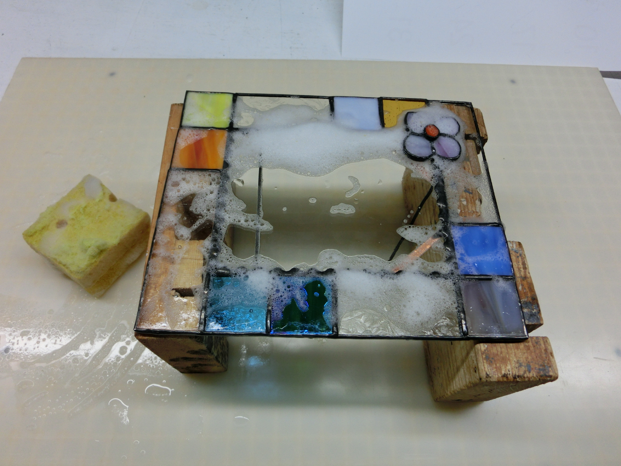 㔼c̐F߂܂Bci4FjDݐFɐF߂܂Bēx򂵁AobNX܂B