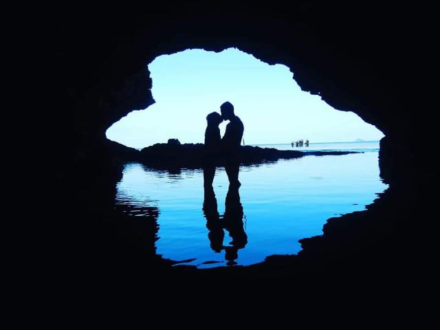 洞窟内でのシルエット写真は映え中の映え(笑)