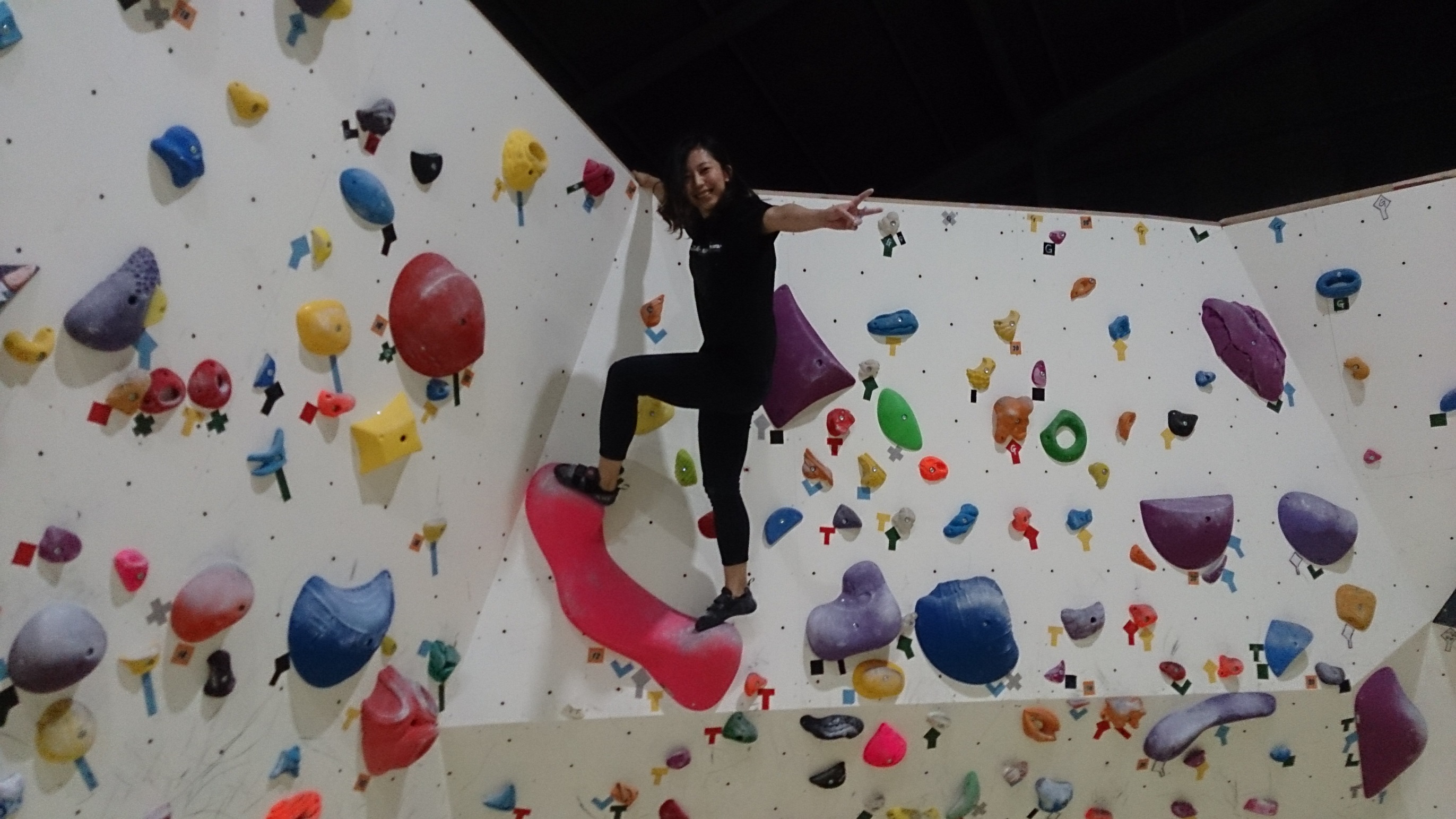 ボルダリングは楽しい♪一度やったらハマります!!