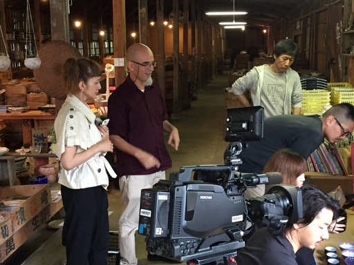 KBC放送 人気番組ドォーモさん取材風景 https://www.youtube.com/watch?v=7vCfRniA24k