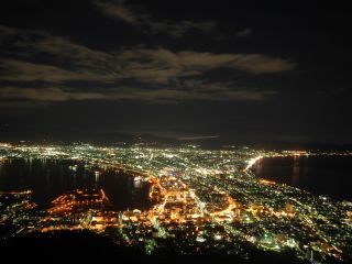 幸せが訪れる「ハート」の文字を探しましょう