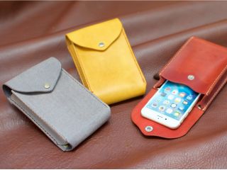 ベルトや鞄の持ち手からぶら下げて使って頂けます。