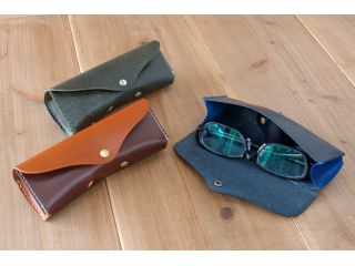 本革で作る本格的なレザーメガネケース