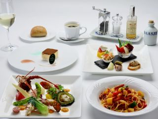 コース一例西洋では高級食材として欠かせないオマール海老。そのオマール海老をメインに特別なコースに仕上げました。