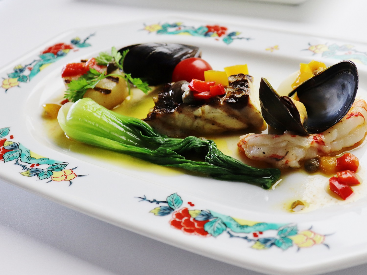 お魚料理一例 魚介のオーブン焼き