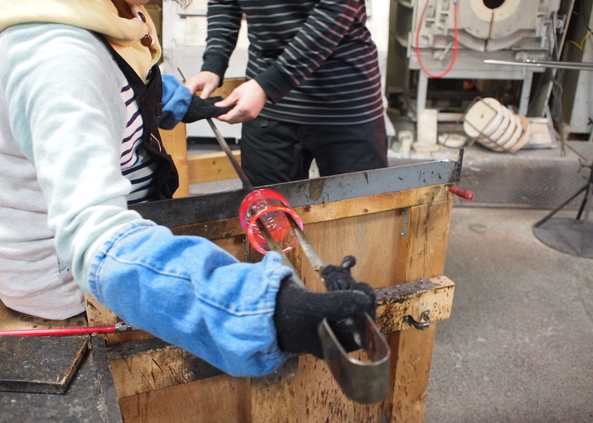 口元をひらいたり・・・。