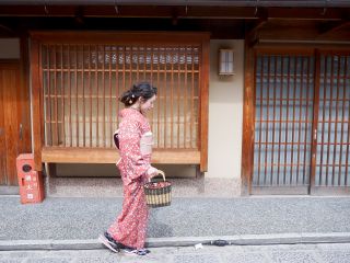 アンティーク着物に名古屋帯は後ろ姿も可愛らしく