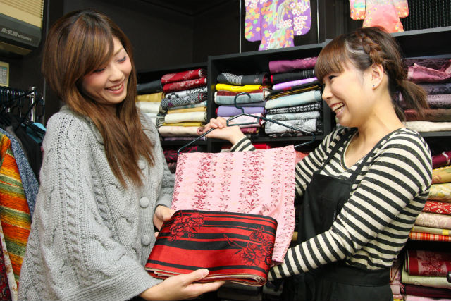 ͖150̒Aj͐gɍ킹ĂDȒIт܂B