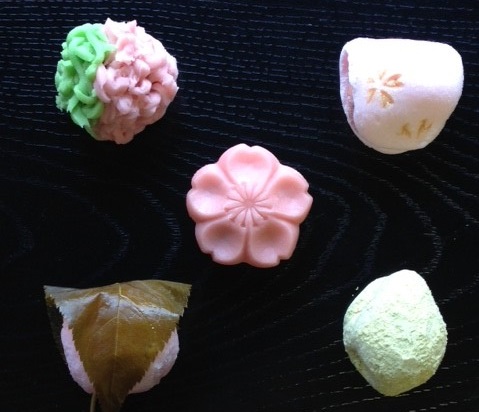 春のお菓子の一例