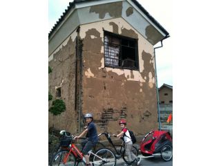 千曲川サイクリング道路経由で土蔵の街「稲荷山」や日本一あんずの里「森」などまで、ずくだしのスポーツ自転車で気持ちよく走れます。