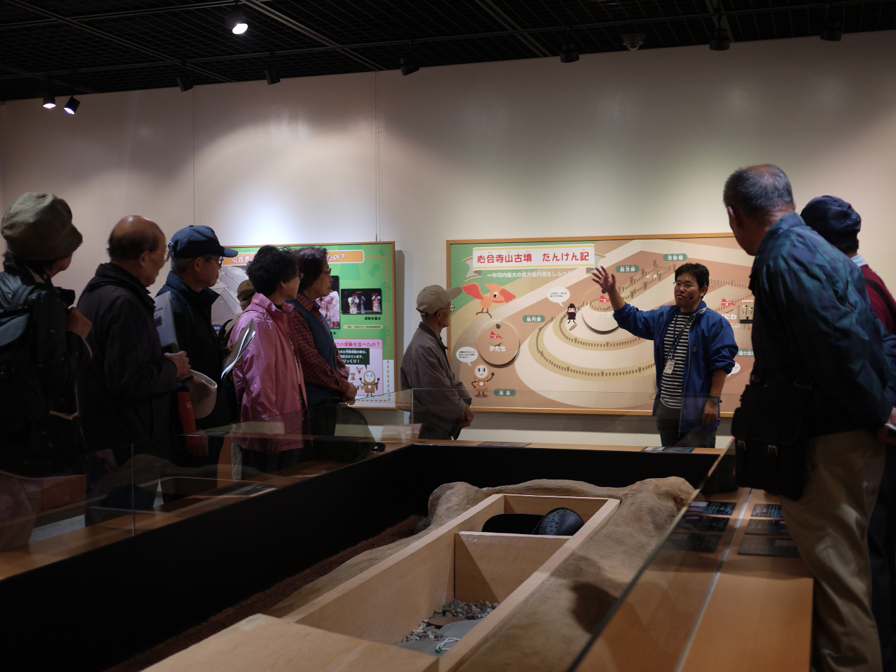 �ْ��ɂ��M���I�H�͂ɂ탌�N�`���[