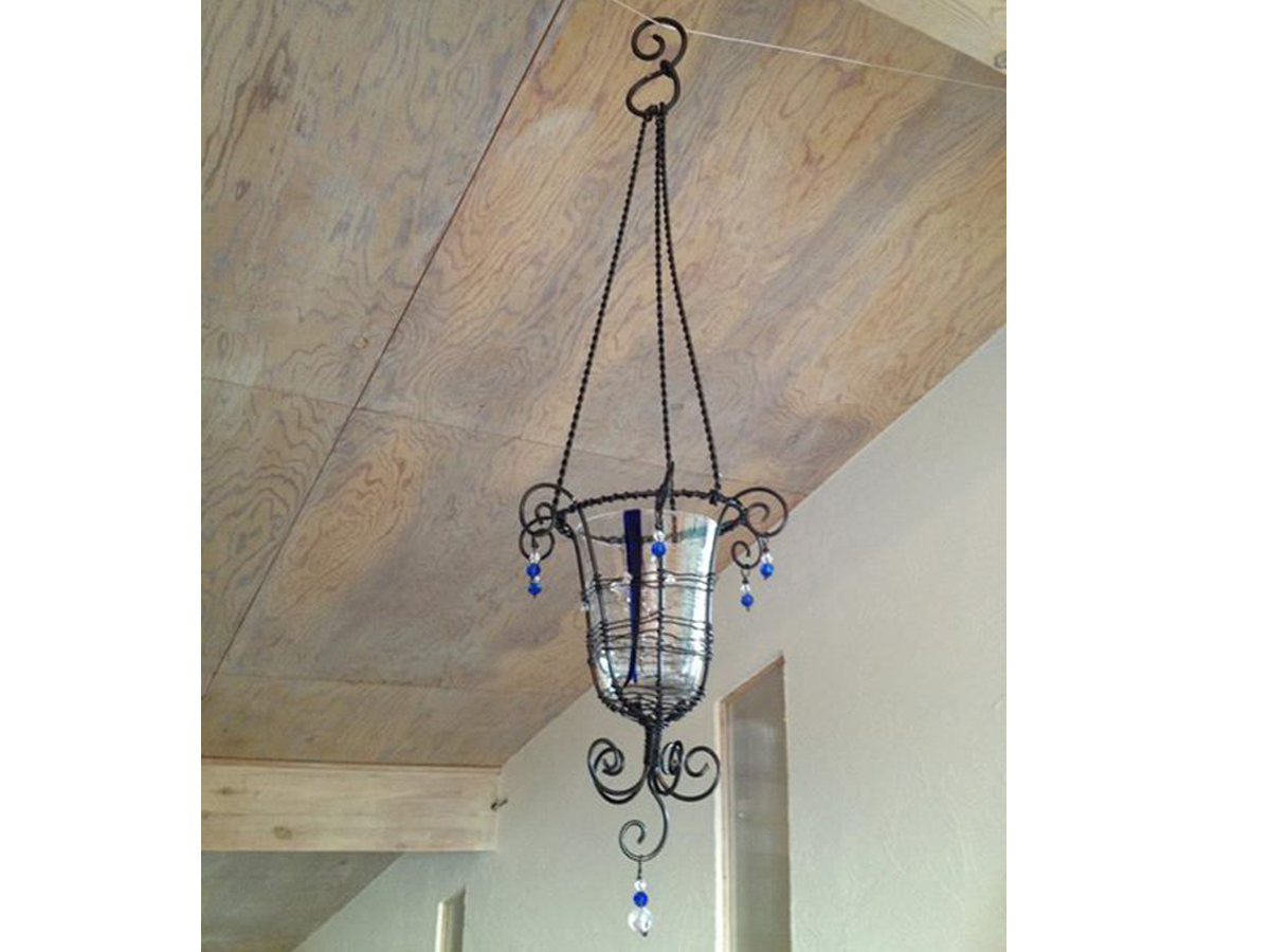 �Ăɗ��������^��ł�����i�ł��B�O���X�ɉԂ����Ă������ł����A�O���[��������Ƃ����₩�Ɍ����܂��B�܂��A�L�����h��������ƃ��}���e�b�N�őf�G�ł��B