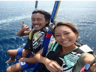 上空でも音楽が響き渡る。オリジナルサウンドパラセーリング♪