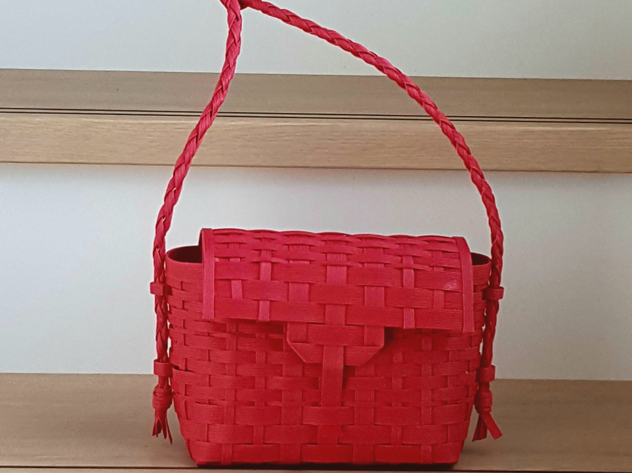 カジュアルなショルダーバッグも手作り