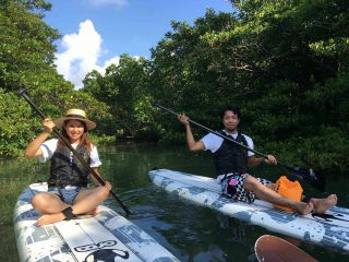 石垣島で大人気のSUPをやってみましょう!カップルにおすすめ!