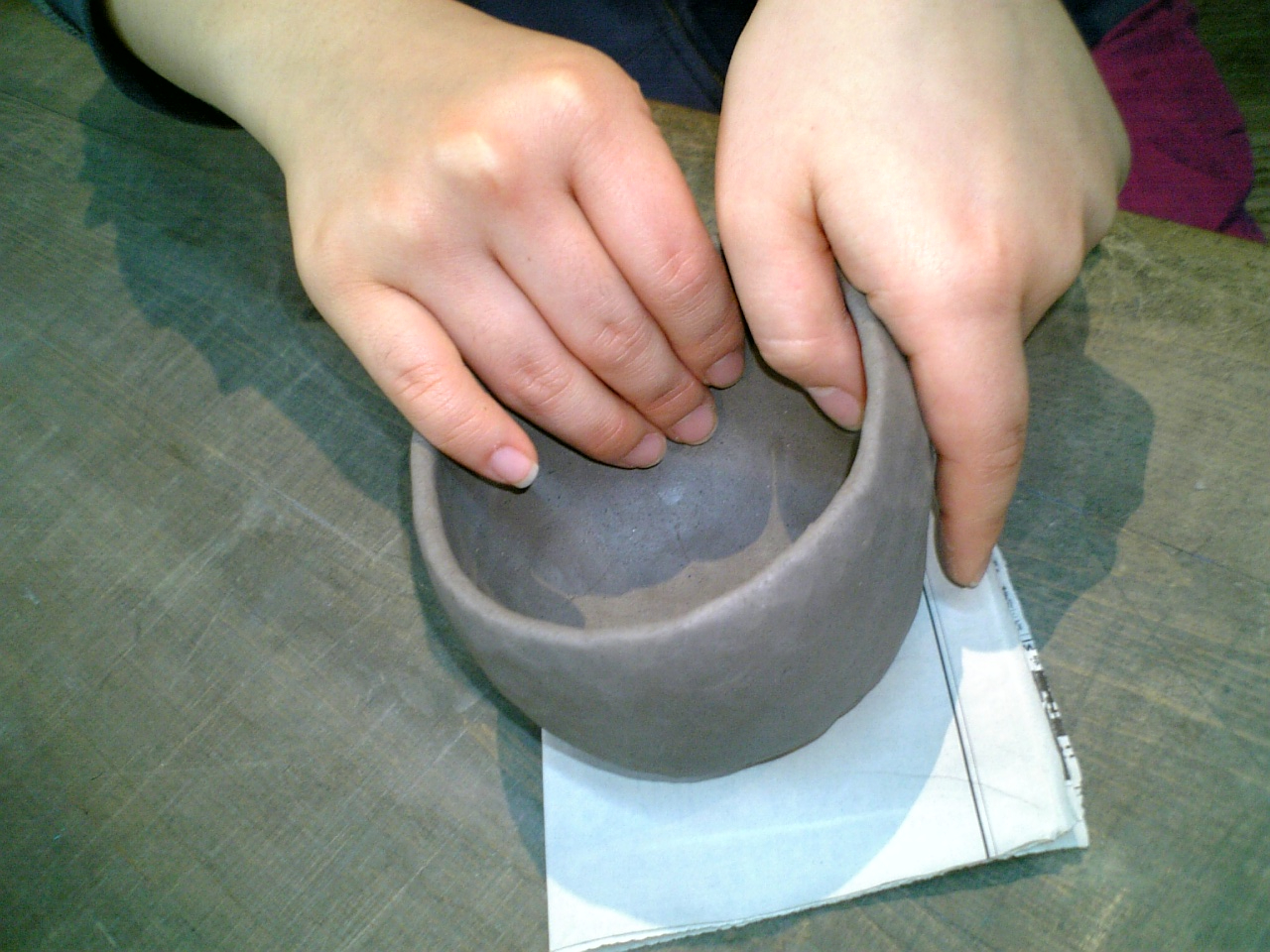 粘土からオリジナルの作品を作ります